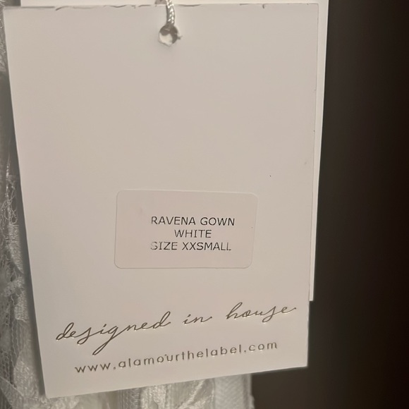 Ravena Gown white xxsmall. Rome Collection - Picture 3 of 4